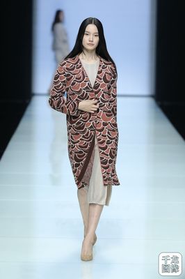 2016北京時(shí)裝周盛大落幕 雪蓮?fù)昝姥堇[羊絨針織流行趨勢 (47)